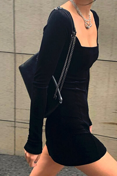 World Fashion Trends Yırtmaç Detaylı Esnek Likralı Kare Yaka Kadife Elbise