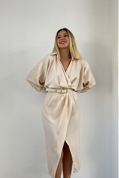 NARKISS Yırtmaç Detaylı Kemerli Midi Boy Krem Saten Elbise