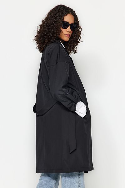 Trendyol Collection Schwarzer, übergroßer, wasserabweisender langer Trenchcoat mit Gürtel TWOAW24TR00019