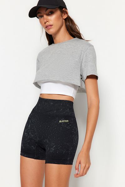 Trendyol Collection Schwarze nahtlos gestrickte Sportshorts - Washed Short Leggings Thmss23ty00034