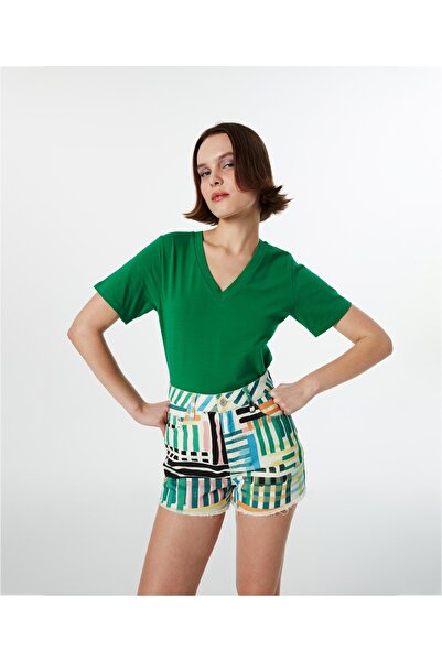 Twist تي شيرت أساسي برقبة على شكل حرف V