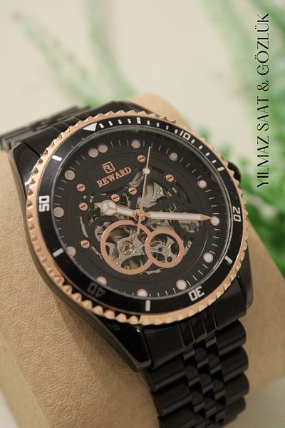 Reward Men's Wristwatch Design