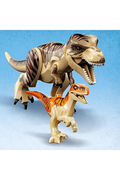 LEGO ® Jurassic World T. rex ve Atrociraptor Dinozor Kaçışı 76948 - Oyuncak Yapım Seti (466 Parça)