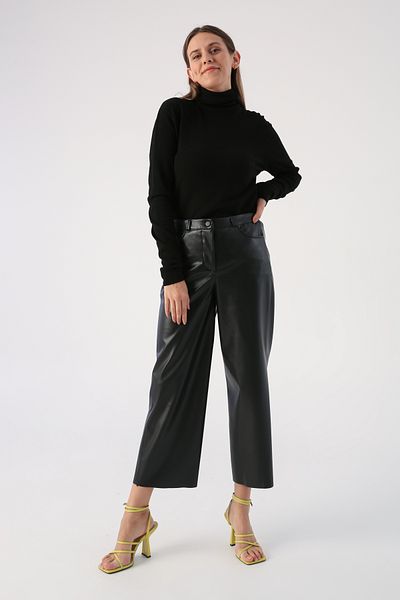 ALLDAY Schwarze Lederhose mit weitem Bein und Taschen