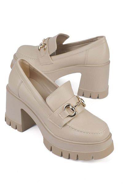 Capone Outfitters Round Toe Classic Buckle Medium Heeled Women's Loafer