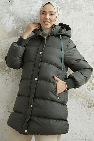 InStyle معطف منتفخ بغطاء رأس مبطن من Armes - كاكي
