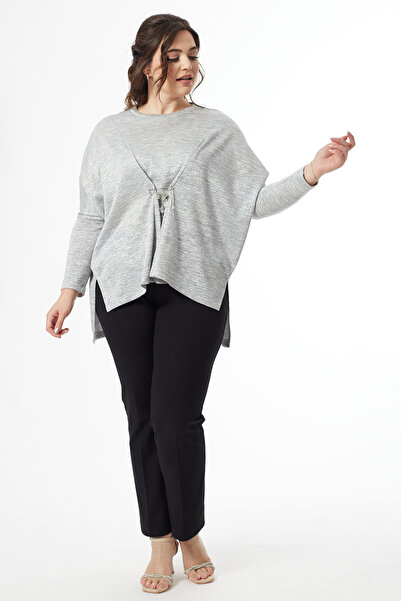 Moda Alba СІРИЙ ЖІНОЧИЙ КОЖУХ З КРИЛАМИ, ПЕРЕДНЯ ЧАСТИНА З БІГУНКОВИМИ АКСЕСУАРАМИ, ВЕЛИКИЙ РОЗМІР, ТРИКОТАЖНА БЛУЗКА