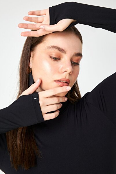 Bipantolon بدلة نسائية أساسية سوداء ناعمة الملمس مع تفاصيل الأصابع