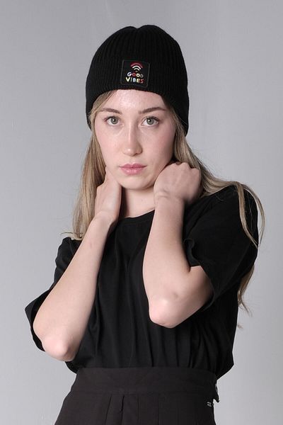 The Socks Company Унисекс бродирана шапка Good Vibes - Черна, Един размер