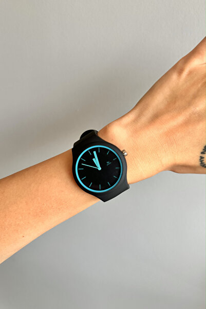 pierrose ساعة يد رياضية للجنسين بسلك سيليكون أسود