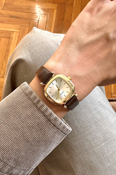 pierrose ساعة يد نسائية كلاسيكية مربعة الشكل من الجلد البني العتيق