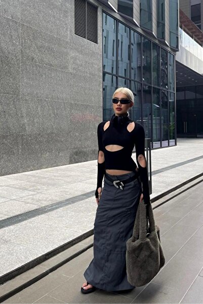 World Fashion Trends Sırt ve pencere dekolteli uzun kollu esnek bluz