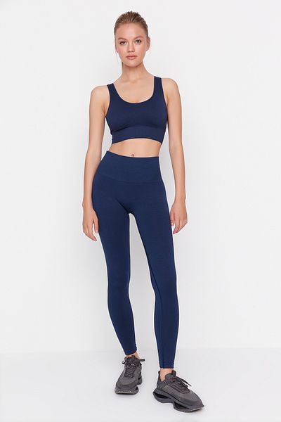 Trendyol Collection Nahtlose/nahtlose, geraffte, gestrickte Sport-Leggings in dunklem Marineblau TWOAW23TY00027