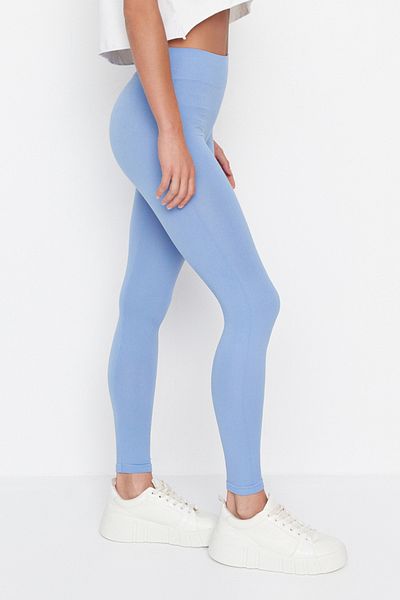 Trendyol Collection Hellblaue, nahtlos/nahtlos gestrickte Sport-Leggings in voller Länge TWOAW20TA0071