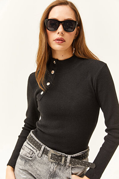 Olalook Kadın Siyah Düğme Detaylı Yarım Balıkçı Likralı Bluz