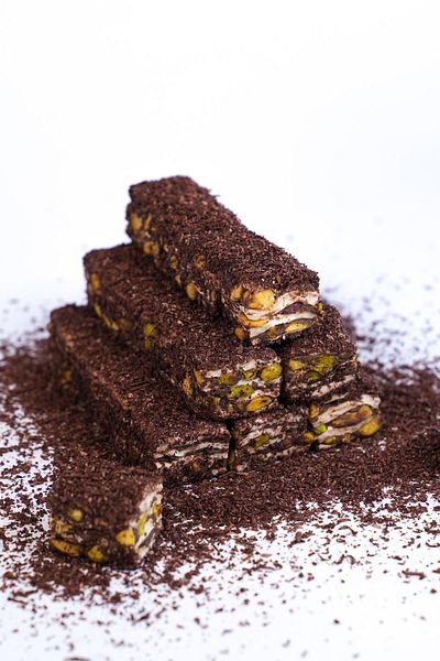 LOKUMCU MEHMET EFENDİ Tatlı bir hikaye 500 Gr Coconut and Cocoa Baklava Turkish Delight - Pistachio and Chocolate