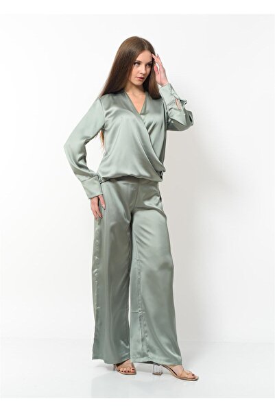 Nuseel بلوزة نسائية من الساتان مزدوجة الصدر للموسم الجديد باللون الأخضر المائي