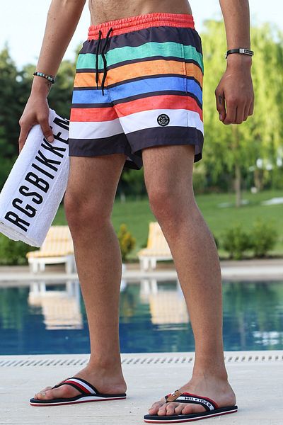 Madmext Schwarze Herren-Badeshorts 5072