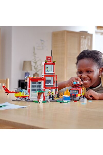 LEGO ® City İtfaiye Merkezi 60320 Yapım Seti (540 Parça)