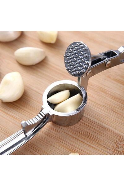 Raicon Practical Garlic Press Metal with Round Shaped Press Chamber