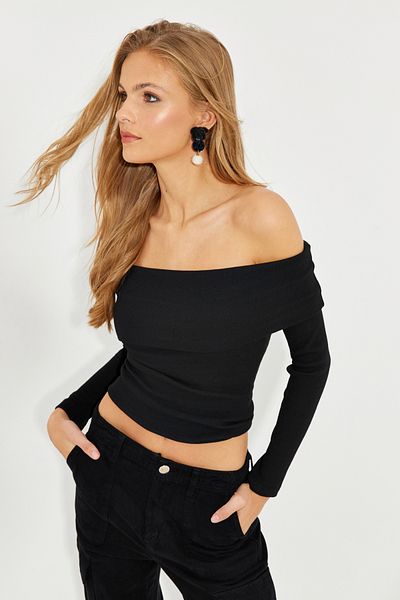 Cool & Sexy Γυναικεία μπλούζα καμιζόλας με μαύρο γιακά Madonna EY2584