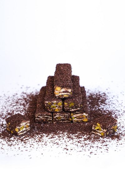 LOKUMCU MEHMET EFENDİ Tatlı bir hikaye 1 kg Coconut Cocoa Baklava Turkish Delight - Pistachio and Chocolate