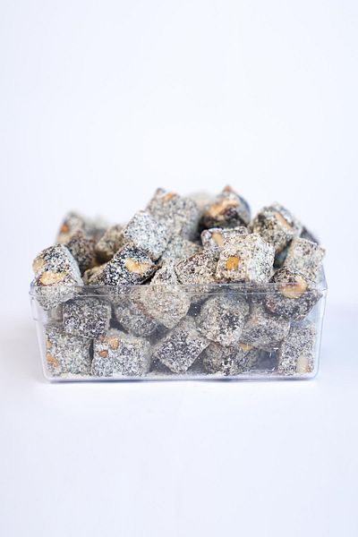 LOKUMCU MEHMET EFENDİ Tatlı bir hikaye 500 Gr Turkish Delight with Coconut - Double Roasted Cocoa and Nuts
