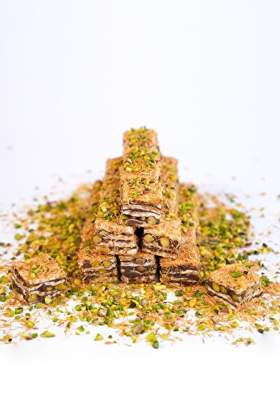 LOKUMCU MEHMET EFENDİ Tatlı bir hikaye Kadayıflı Antep Fıstıklı Çikolatalı Ba...