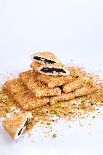 LOKUMCU MEHMET EFENDİ Tatlı bir hikaye Kadayıflı Antep Fıstıklı Çikolatalı Bo...