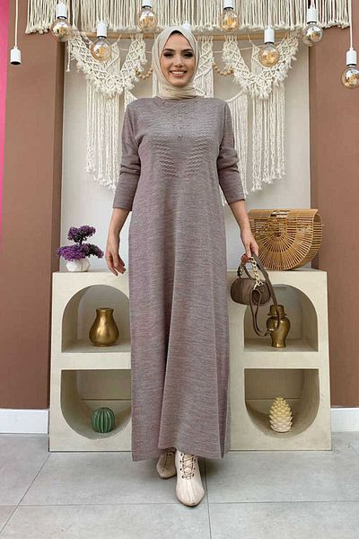 Bym Fashion Πλεκτό φόρεμα με πέτρα στο στήθος με κεντημένη λεπτομέρεια 23317 Mink
