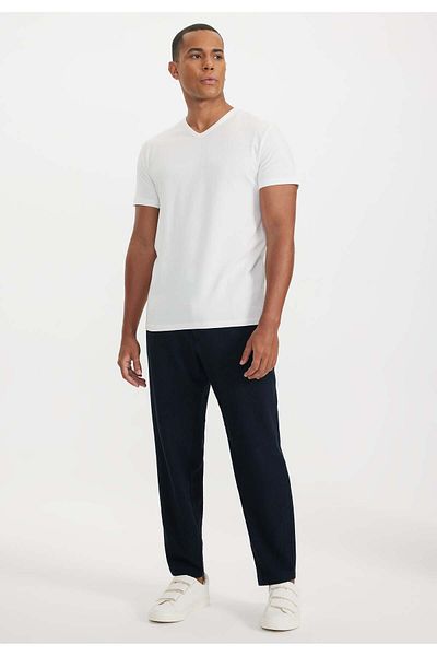 WESTMARK LONDON Ανδρικό T-Shirt THEO με κρεμ χρώμα V-λαιμόκοψη κανονική εφαρμογή Basic