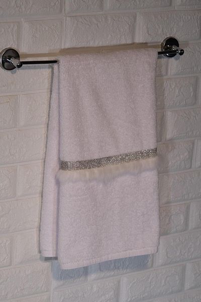 TASARIM ARABAM ATİKE ELİF AKIN Hand Towel Silver Jewelled