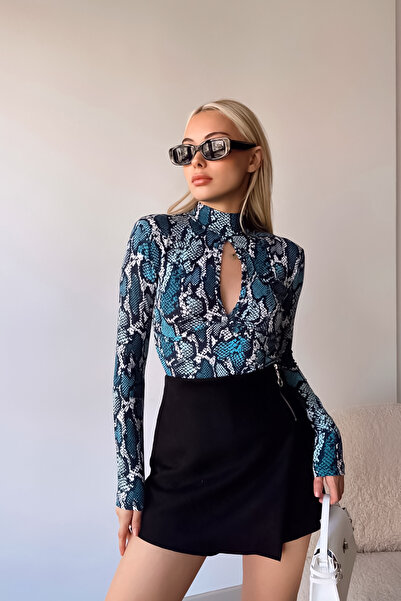 LACHT Bluză de damă din viscoză cu detaliu de fereastră albastră cu model șarpe