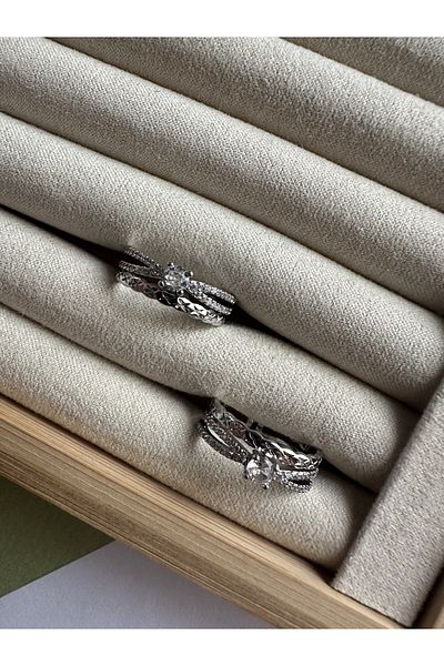 ringbox Silver Color Solitaire Detailed Cross Ring