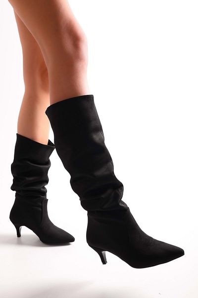 Shoeberry Damen-Stiefel „Pia“ aus schwarzem Wildleder mit Balgabsatz aus schwarzem Wildleder