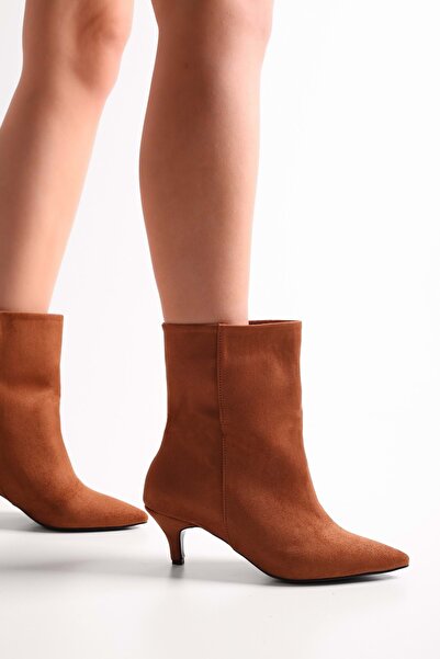 Shoeberry Dámské semišové krátké kozačky na podpatku Daisy Tan Suede