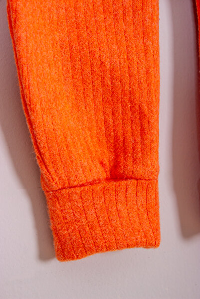 ADABEBEK Pamuk Ahşap Düğmeli Kapşonlu Fitilli Tarz Şapkalı Bebek Tulum