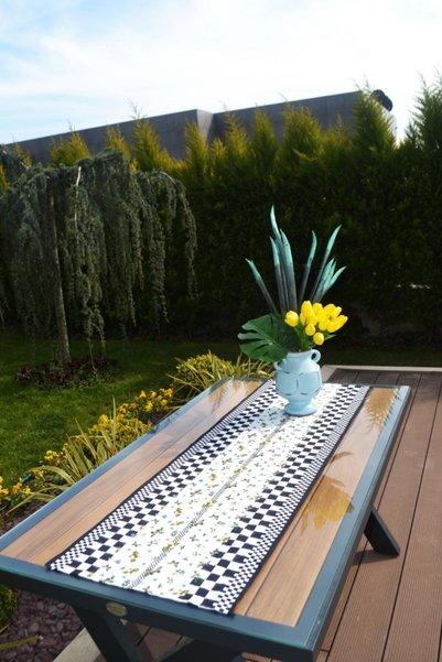 ESB Design Checkerboard Pattern Runner