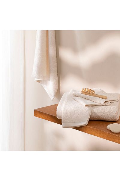 Chakra Solid Bath Towel 85x150 Cm Ecru