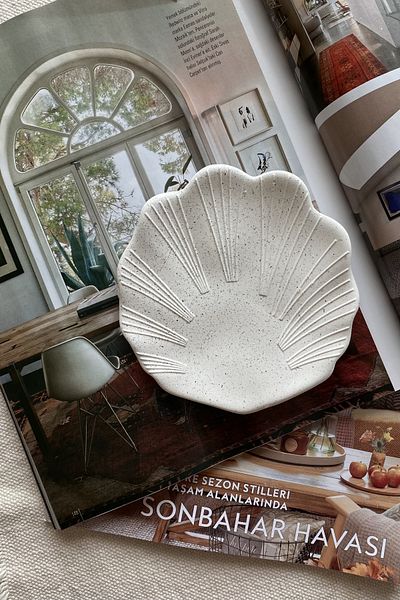 Mandalin Art Studio Granite Effect Seashell Shaped Decorative Plate