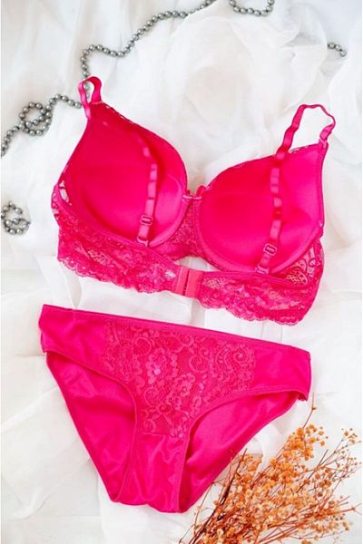 PRAG Padded Lace Bra and Lacy Panty Set