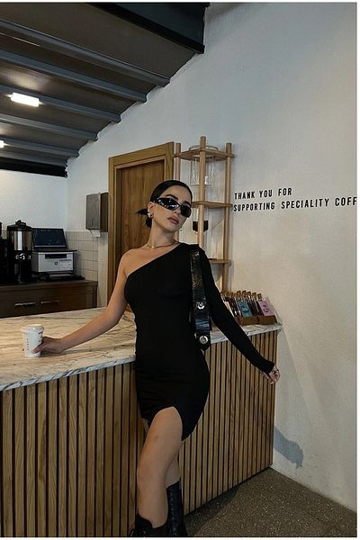 Look Kadıköy Rochie mini de damă neagră cu detaliu cu fante