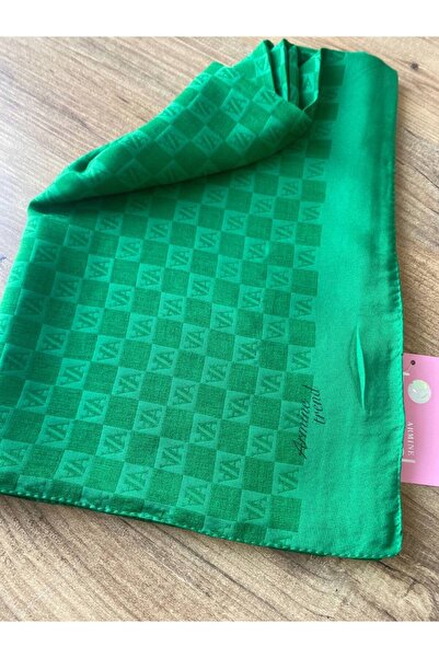 Armine Trend Ultra Light Ένα σάλι με λογότυπο