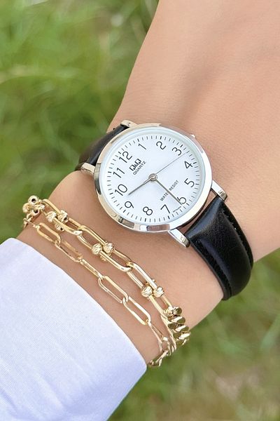 Q&Q Stylish Leather Corded Women's Wristwatch with Numbers
