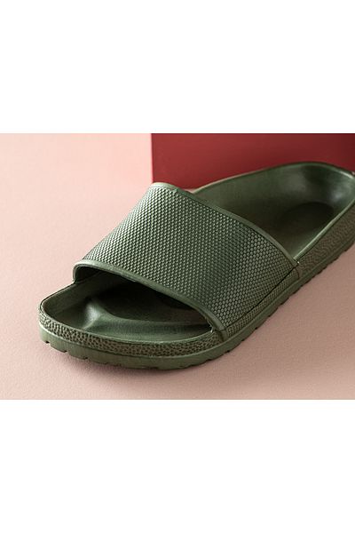 English Home Olivia Women's Street Slippers - Stylish and Comfortable Design