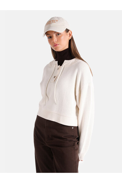 Colin's تي شيرت نسائي طويل الأكمام بقصة عادية من إكرو - ياقة بأزرار