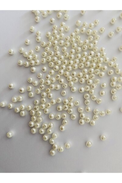 Öztürk Oya, rochie de seară, prosop, bijuterii și perle din plastic brodate p...