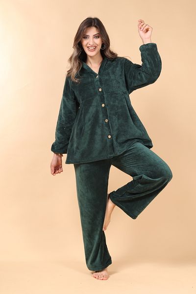 mervemoda بدلة بيجامة نسائية ذات ثنيات وأزرار أمامية ناعمة للغاية مقاس كبير باللون الأخضر الزمردي