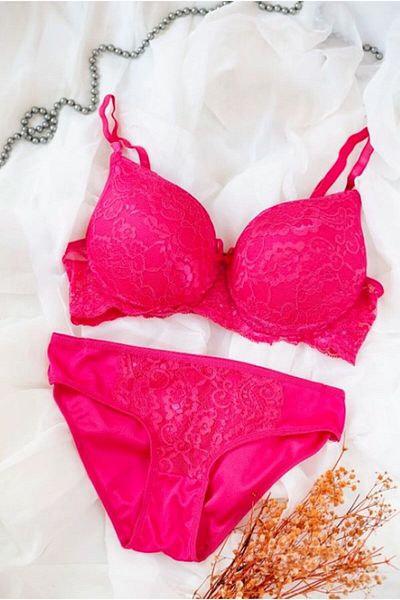 PRAG Padded Lace Bra and Lacy Panty Set