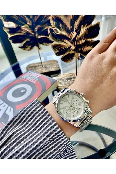 pullmarkt Analog Wrist watch